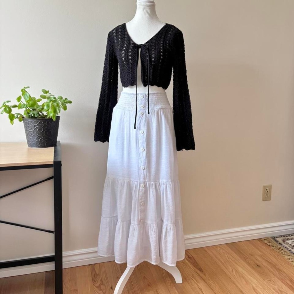 WHITE MAXI SKIRT